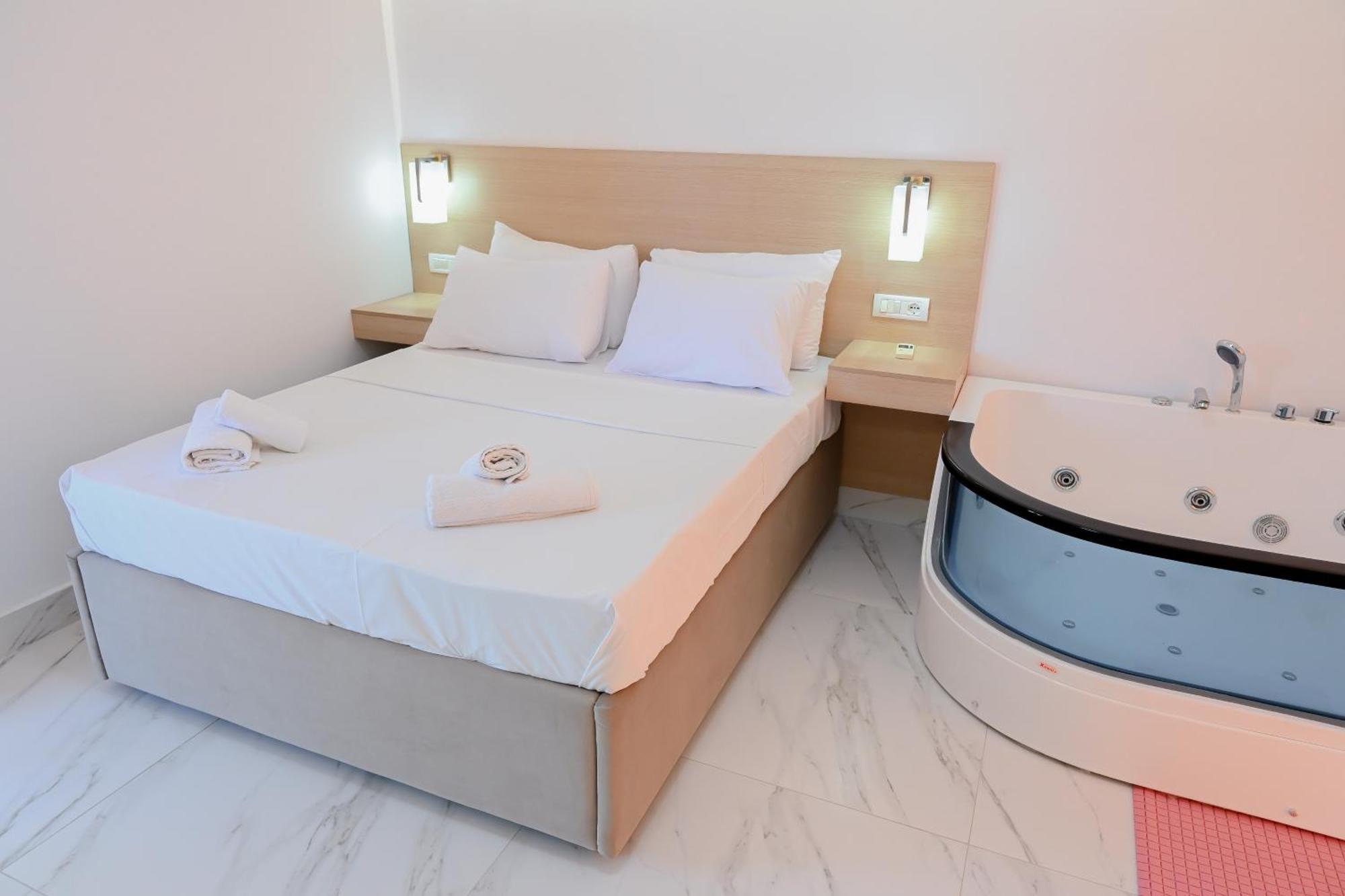 Hotel Kriti Max , Shengjin Shëngjin מראה חיצוני תמונה