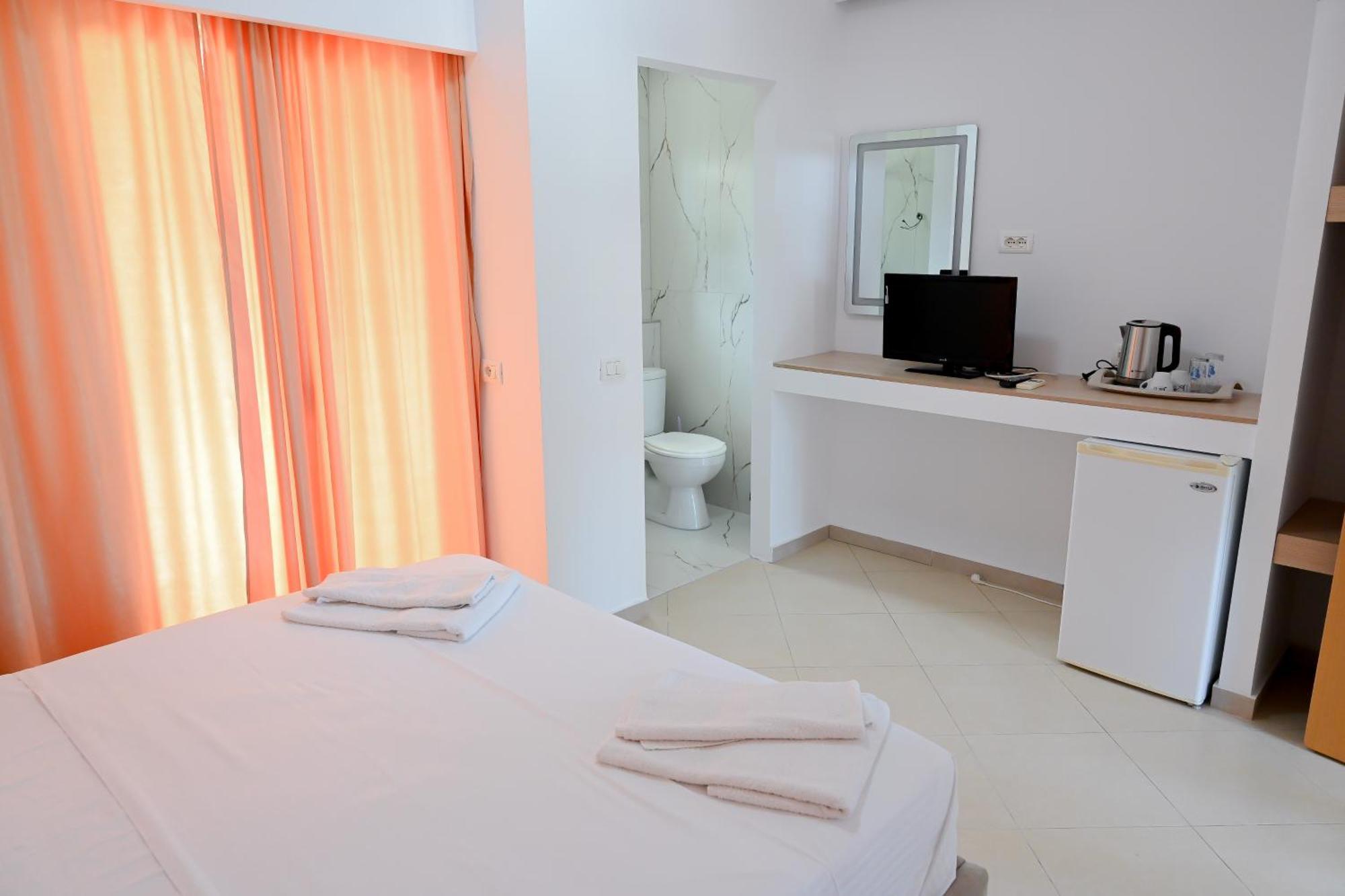 Hotel Kriti Max , Shengjin Shëngjin מראה חיצוני תמונה