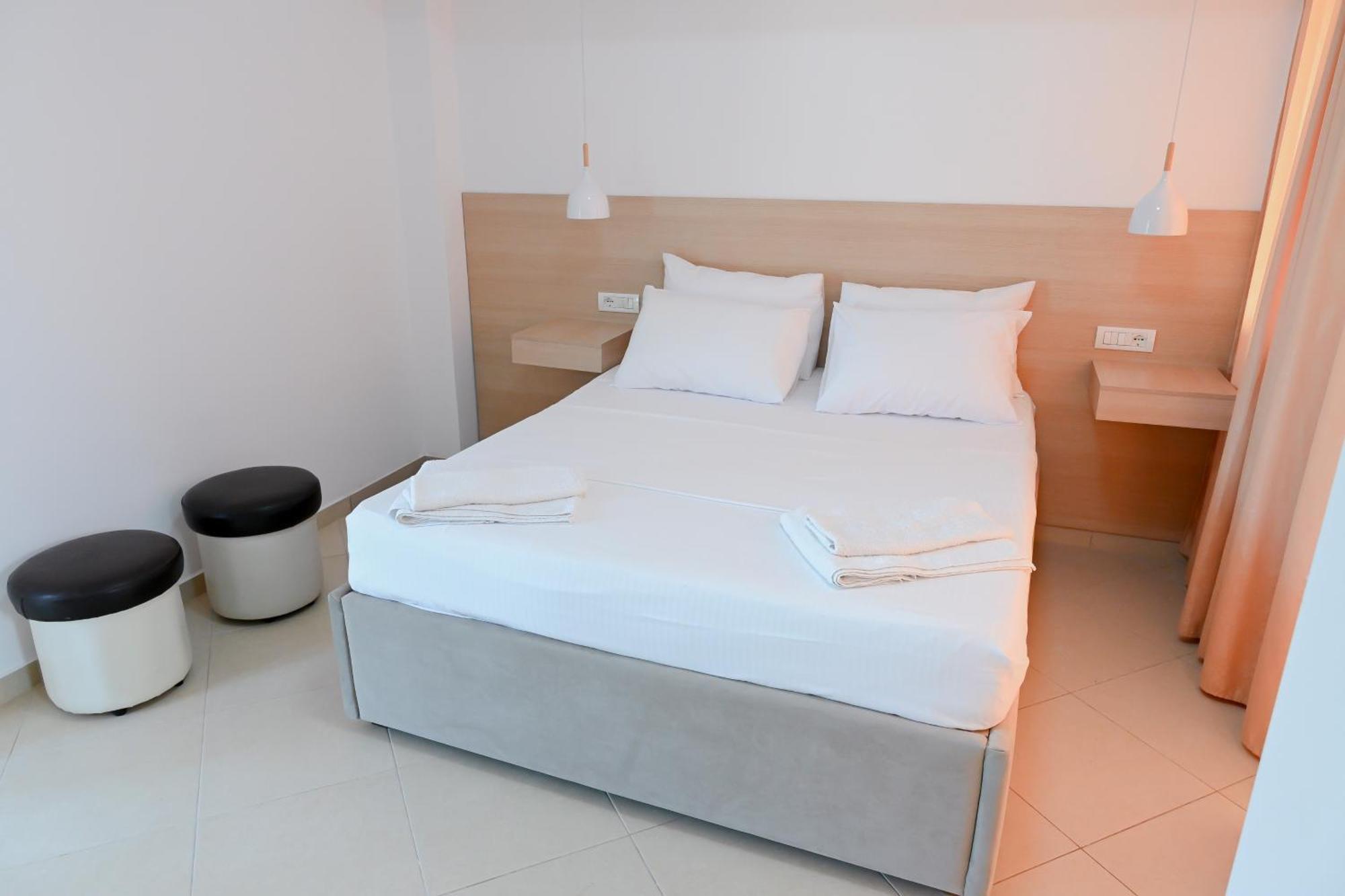 Hotel Kriti Max , Shengjin Shëngjin מראה חיצוני תמונה