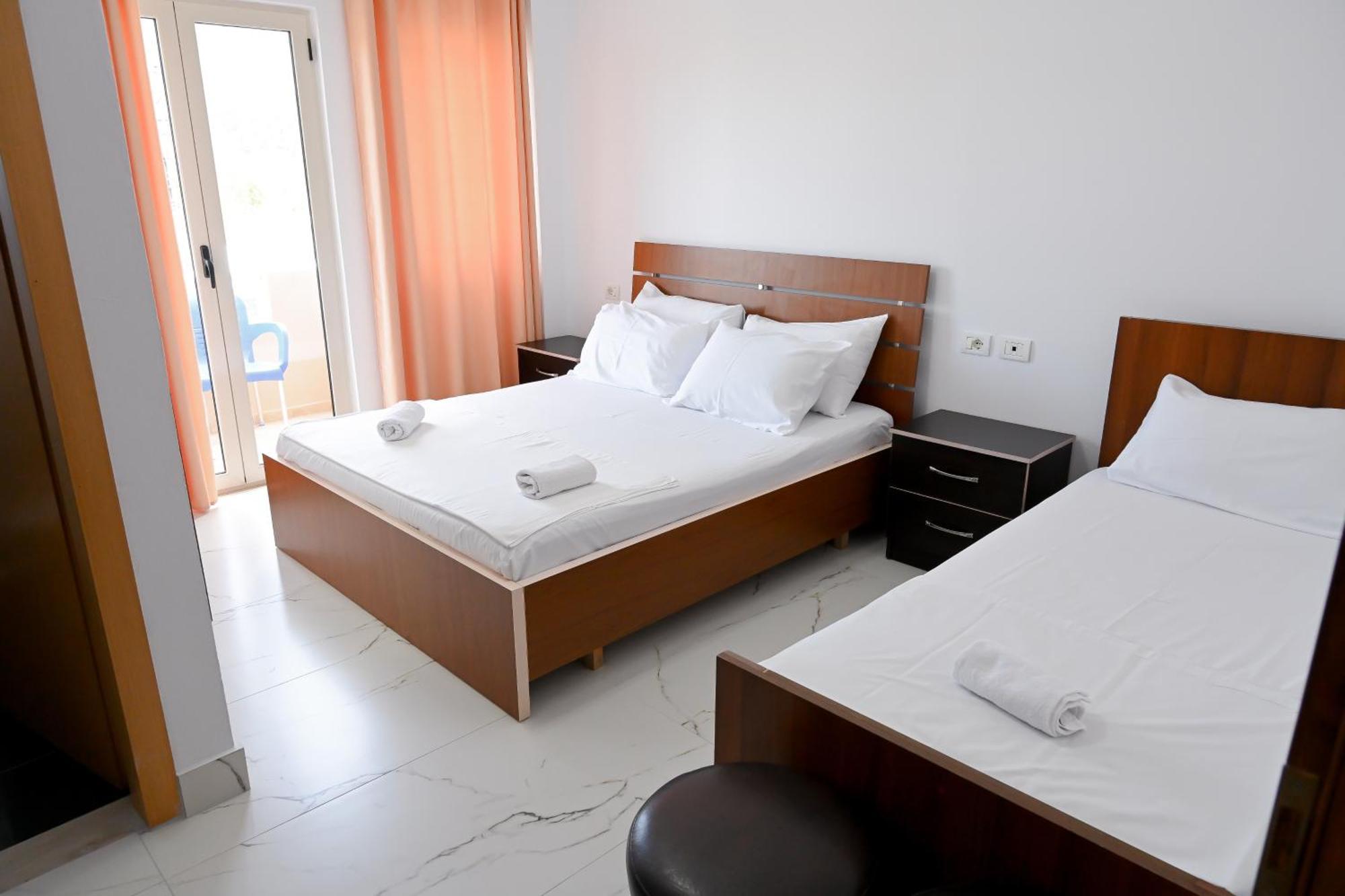 Hotel Kriti Max , Shengjin Shëngjin מראה חיצוני תמונה