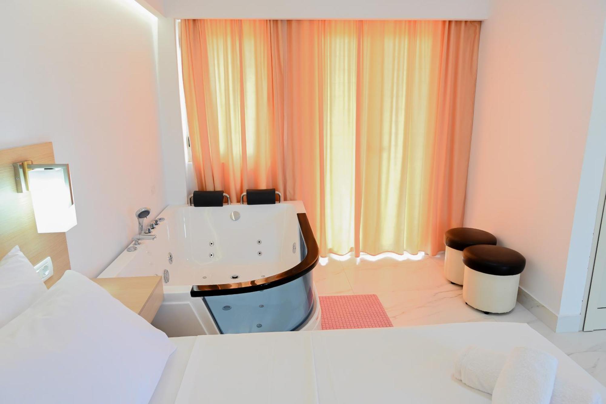 Hotel Kriti Max , Shengjin Shëngjin מראה חיצוני תמונה