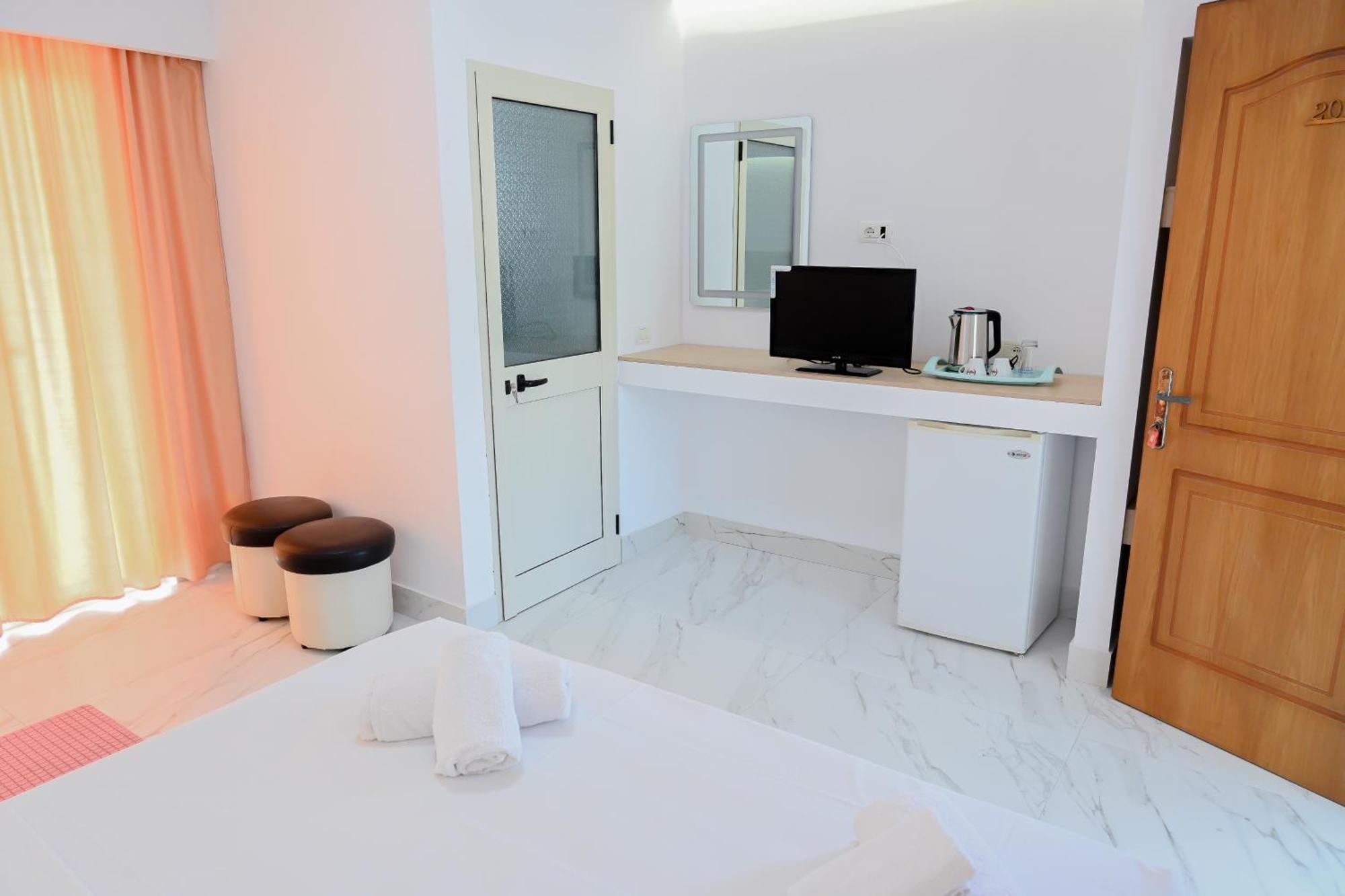 Hotel Kriti Max , Shengjin Shëngjin מראה חיצוני תמונה